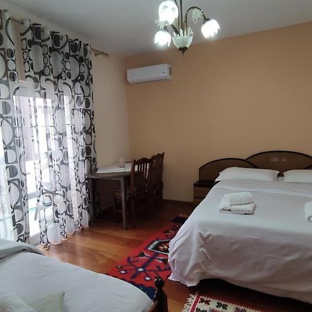 Guest House Katerina Korce Buitenkant foto