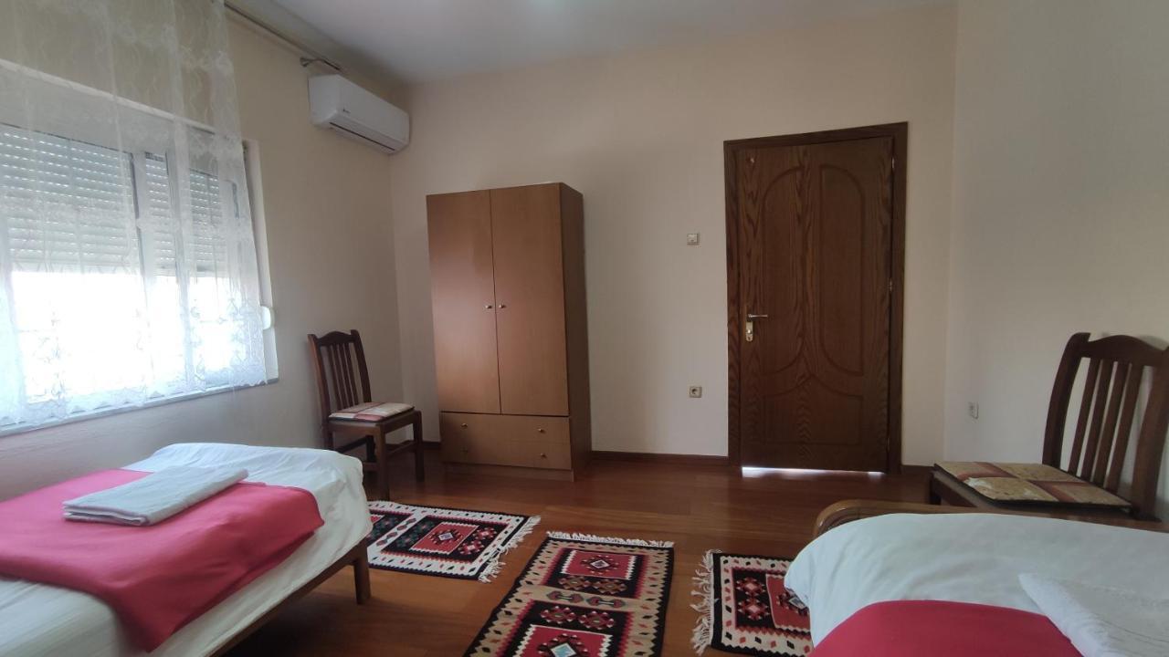 Guest House Katerina Korce Buitenkant foto