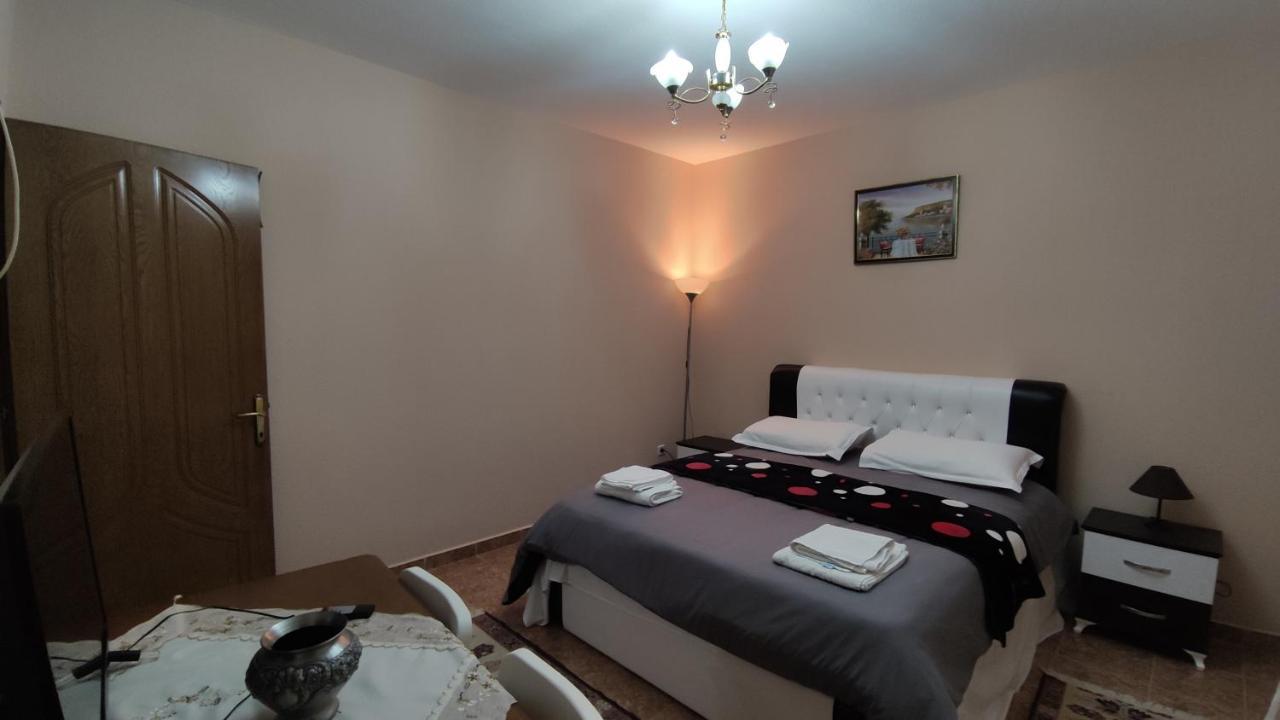 Guest House Katerina Korce Buitenkant foto