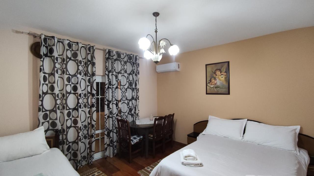 Guest House Katerina Korce Buitenkant foto
