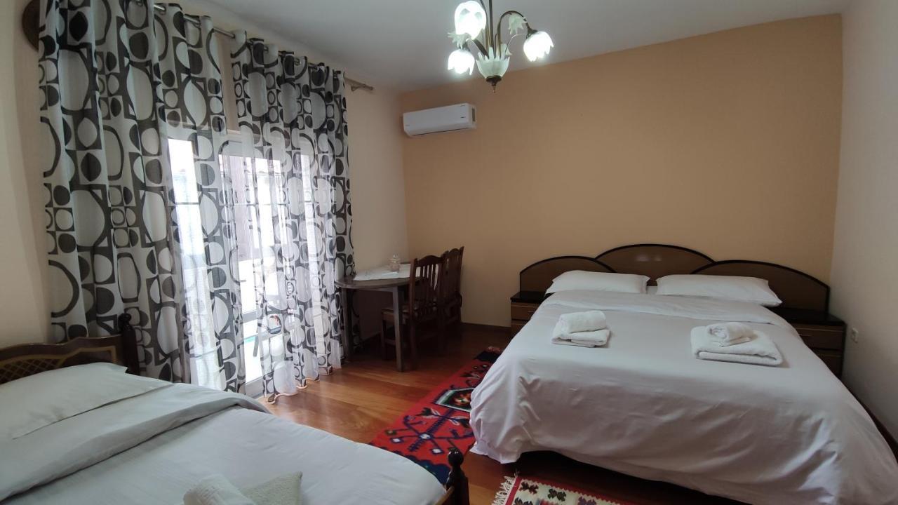 Guest House Katerina Korce Buitenkant foto